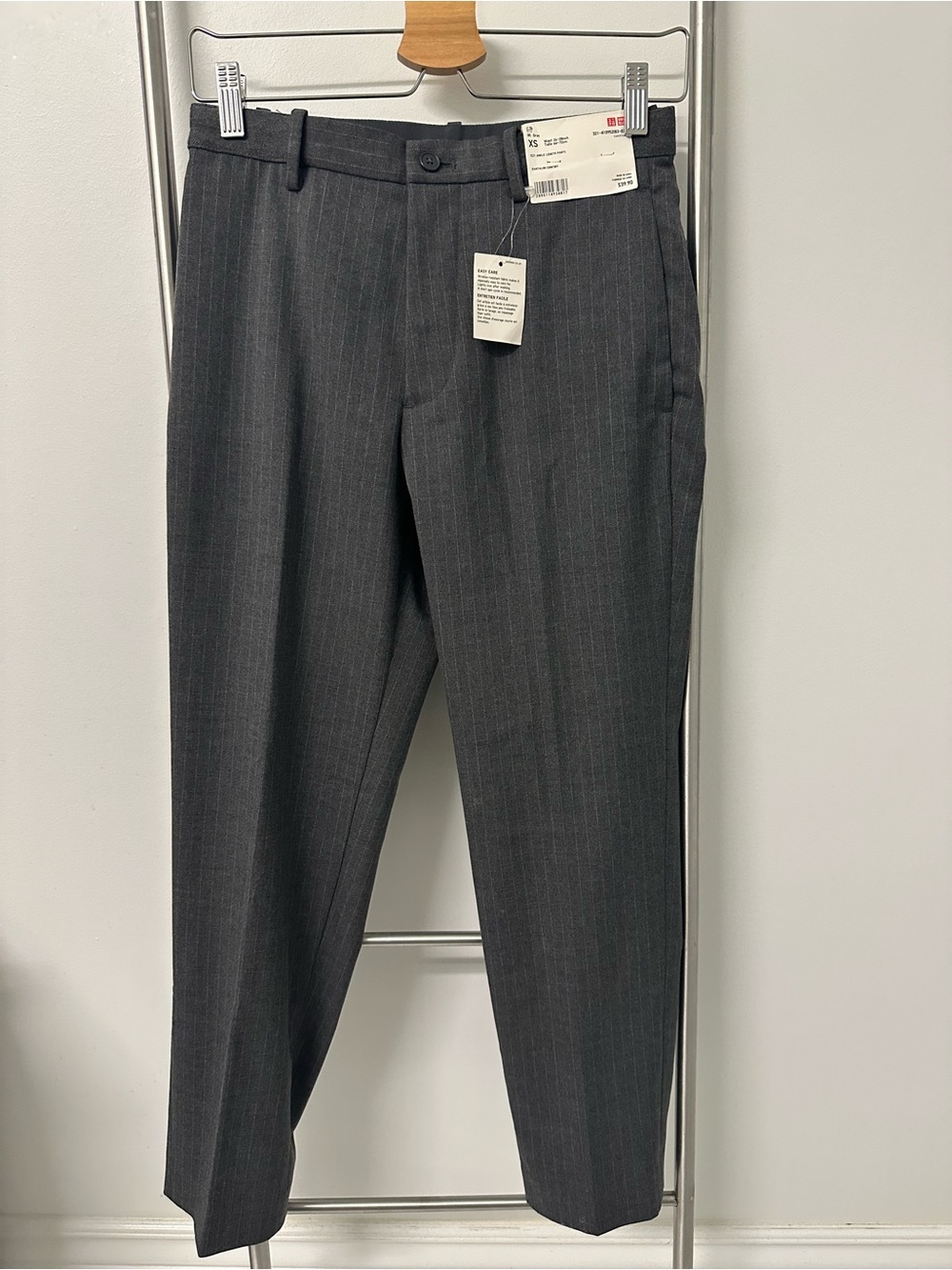 Uniqlo Dark Gray Ezy Ankle length Pinstripe Pants